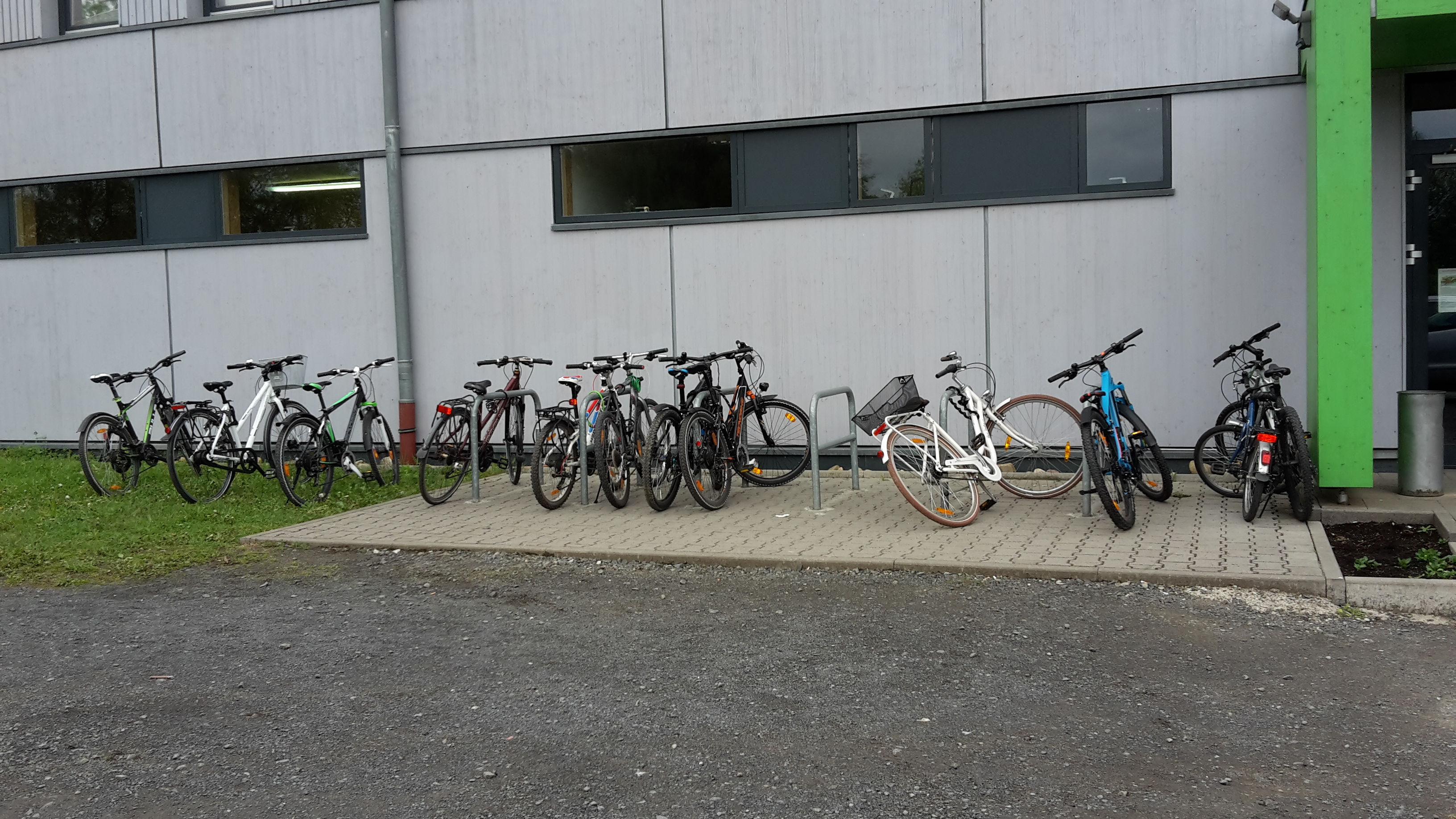 Fahrradabstellplatz vorher